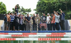 Rusda Resmikan Kolam Renang  Wisata Pantai Berova