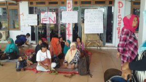 Warga P2ID Masih Bertahan di DPRD Sultra  Sampai Hari Ini