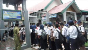 Tingkatkan Pemahaman Hukum, Siswa SMPN 17 Kunjungi 3 Lembaga Hukum
