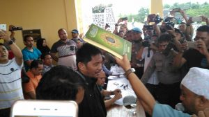 Ketua KPU dan Panwas Disumpah Diatas Alquran