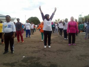 Ilmiati Pimpin Jalan Santai di Binongko