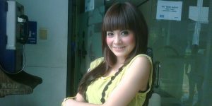 Gugat Cerai Suami, Tiwi eks T2 Tetap Kerja Seperti Biasa