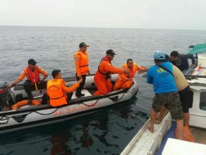 Mesin Longboat Mati, Tujuh Orang Pemancing Berhasil Dievakuasi Tim SAR