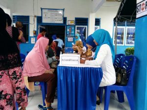 300 Warga Binongko Ikuti Pengobatan Gratis