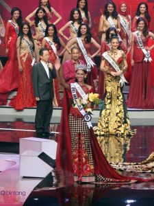 Bunga Jelitha Ibrani Raih Mahkota Puteri Indonesia 2017