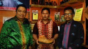 DS Sendal Kulit Produksi Lokal di Kendari