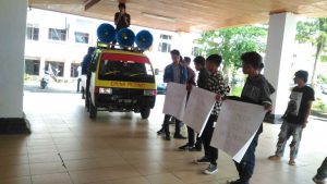 Unjuk rasa di DPRD Sultra Menuntut Pj Bupati Buteng Dicopot dari Jabatannya