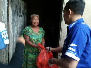 UD Maju Kendari Salurkan Bantuan Untuk Korban Banjir