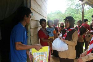 Kwarcab Pramuka Kendari Bakti Sosial di Bulan Ramadan