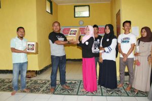 Peduli Buta Baca Al-Qur’an, Komunitas BTC Donasikan Puluhan Buku Keagamaan