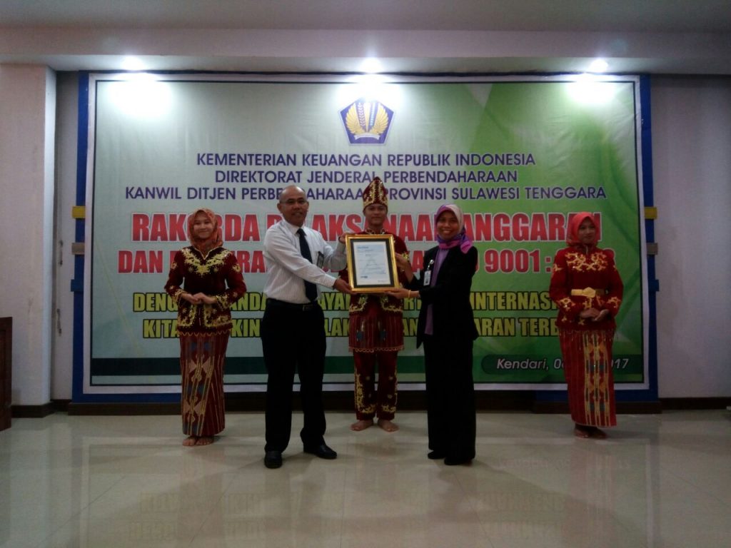 KPPN Kendari Raih Sertifikat ISO 9001:2008
