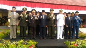 Plt Gubernur Sultra Terharu Saat Menghadiri Upacara HUT Bhayangkara Ke-71