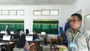 Rektor UHO Pantau Langsung Pelaksanaan Test SMMPTN 2017