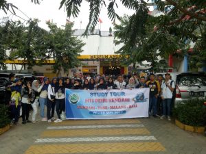 Ayo Traveling Sambil Belajar Bahasa Inggris Bersama Puturaja Tour