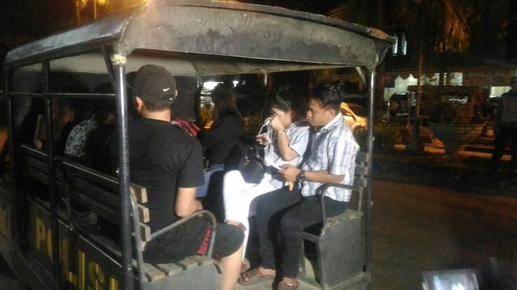 Sedang Asik di Kamar, 11 Orang Pasangan Luar Nikah Diciduk Polisi