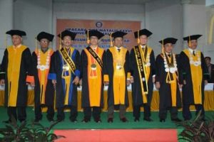 Peringati Dies Natalis Ke-36, UHO Kukuhkan Dua Guru Besar