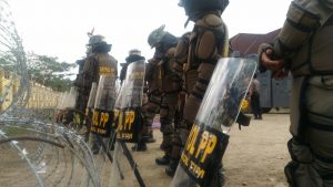 Gejolak Pemda Koltim, Dua Kubu Masyarakat Demo di DPRD