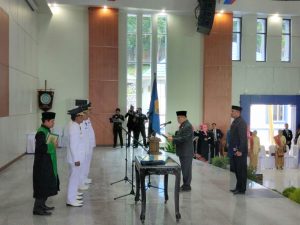 Saleh Lasata Lantik Bupati dan Wakil Bupati Dua Daerah