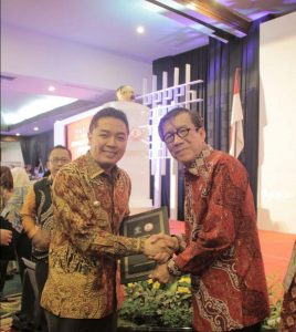 Berada di Urutan Ke-6 Tingkat Nasional, Kota Kendari Terima Predikat Kota Peduli HAM