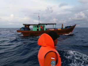 Seharian Terombang-ambing, KM Nursita Berhasil Dievakuasi