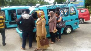 Aksi Penolakan Grab Berlanjut, Puluhan Penumpang Angkot Dipaksa Turun