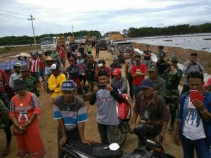 Aksi Protes Warga Lumpuhkan Aktivitas Tambang PT VDNI Selama Dua Hari