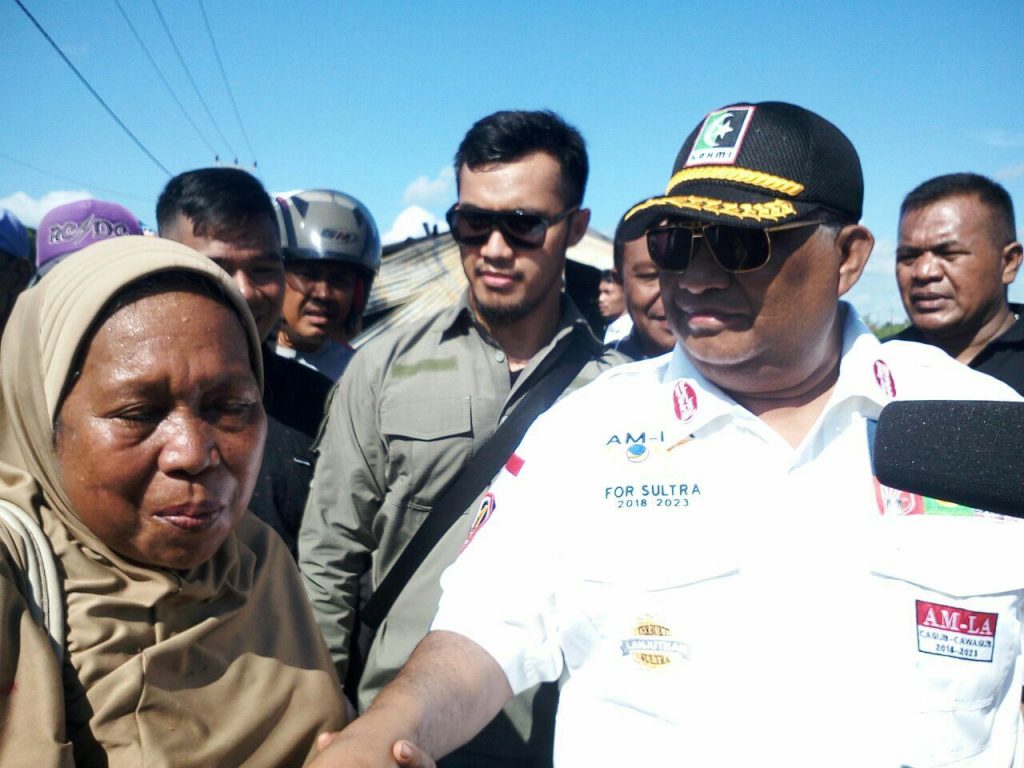 Kunjungi Pasar Laino, Ali Mazi-Lukman Janjikan Pembangunan Pasar Modern