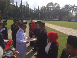 HUT RI Ke 73, 17 Sekolah di Kota Kendari Terima Penghargaan Adiwiyata