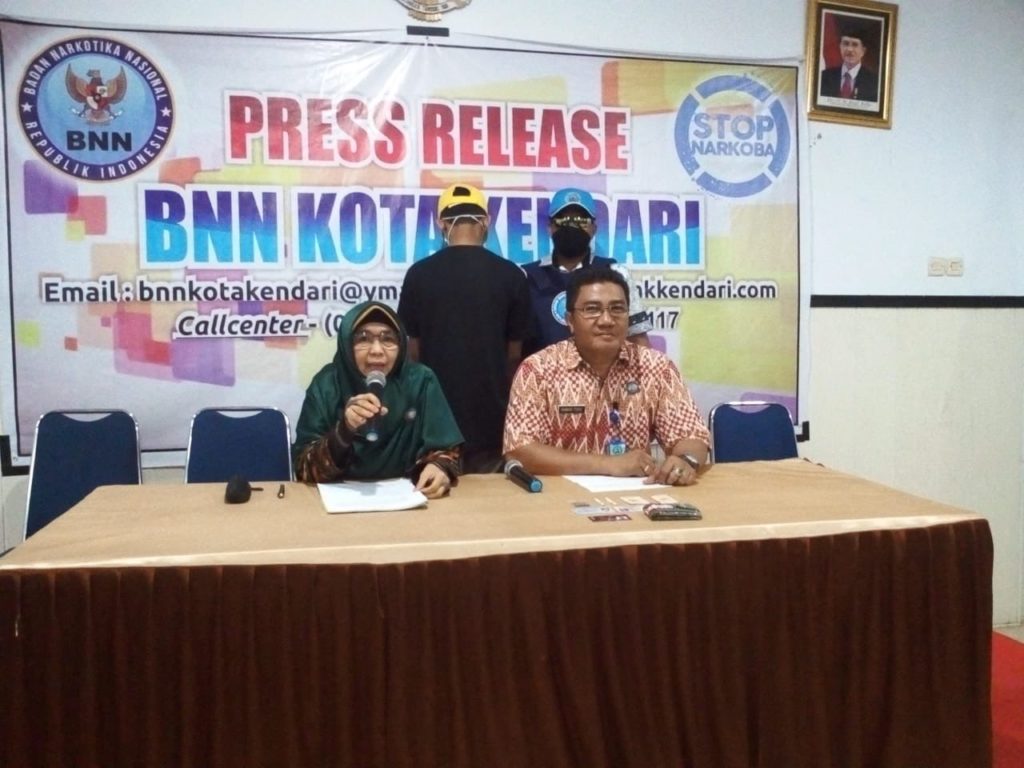 BNN Kota Kendari Bekuk Pengedar Tembakau Gorila