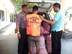 Curi Bawang Putih, Pemuda ini Ditangkap Polisi