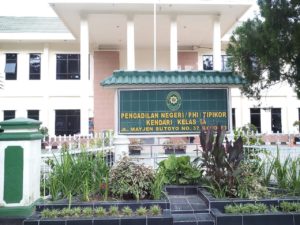 Luput Dari Pengawasan, Seorang Tahanan Lari Dari Ruang Sidang