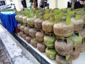 Dijual Dengan Harga Tinggi, Polda Sultra Sita Ratusan Tabung Gas Elpiji 3 Kg