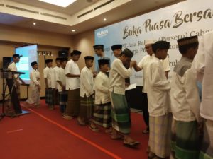 Keluarga Besar PT Jasa Raharja Gelar Buka Puasa Bersama Panti Asuhan