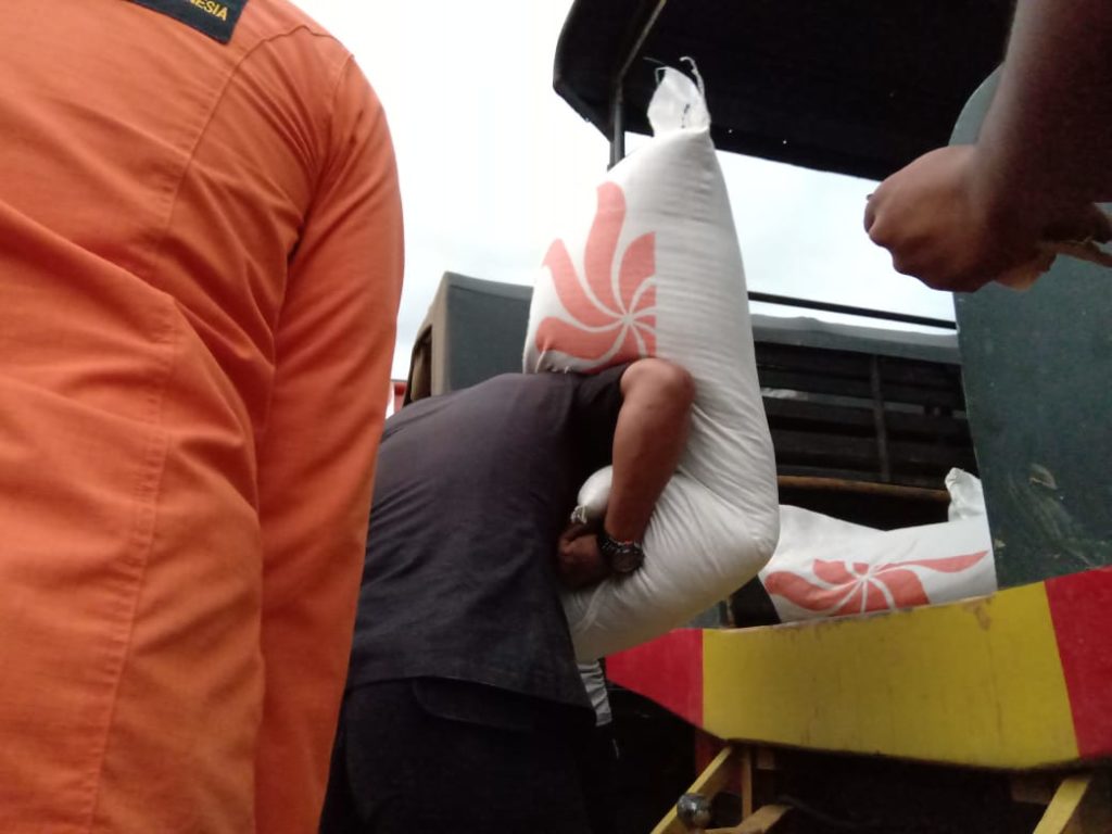 Tiba di Konawe Utara, 80 Ton Logistik Diharapkan Bisa Stabilkan Harga yang Sempat Meninggi