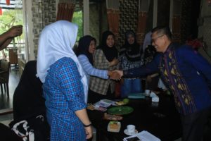 Pemkot Kendari Gelar Kegiatan “Morning, No Baper” Bersama Emak-Emak