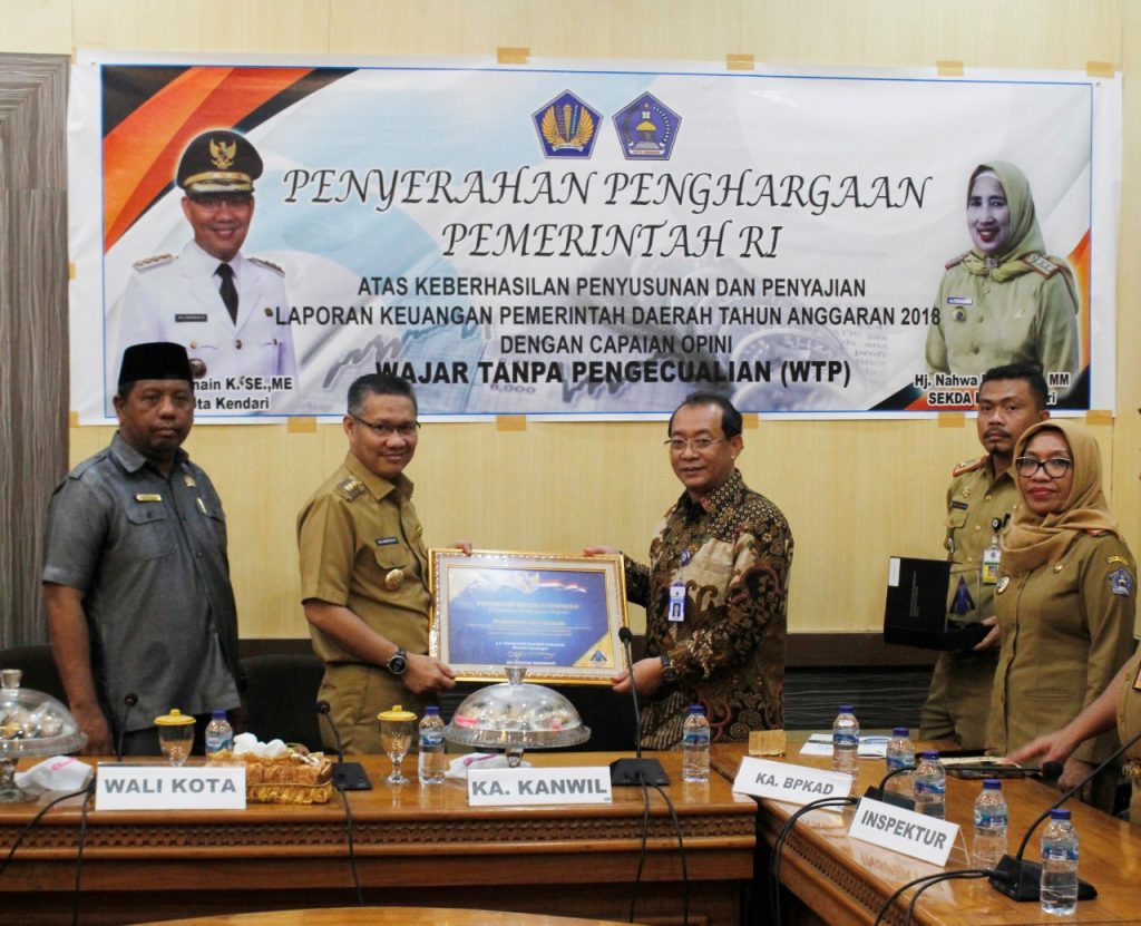Pemkot Kendari Terima Penghargaan WTP Yang ke Enam