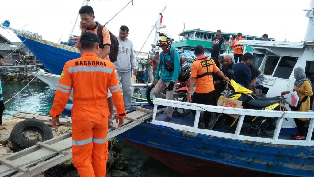 Mati Mesin di Tengah Laut, Kapal Lasalimu-Wanci Berhasil Dievakuasi