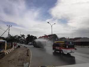 Polda Sultra Lakukan Penyemprotan Disinfektan di Berbagai Lokasi