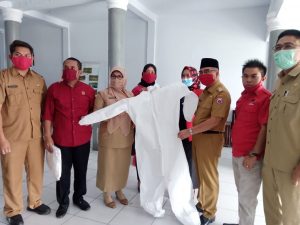 Bantu Antisipasi Corona, DPC PDI-P Butur Sumbangkan 100 Baju Hazmat