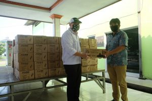 AHM Salurkan Paket Sembako Ramadhan Kepada Masyarakat