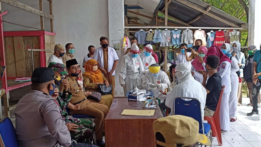 Persiapan New Normal, GTC-19 Gelar Rapid Tes Masal di Pasar Mina-minanga, Hasilnya Non Reaktif