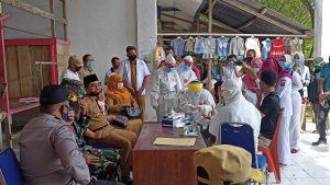 Persiapan New Normal, GTC-19 Gelar Rapid Tes Masal di Pasar Mina-minanga, Hasilnya Non Reaktif