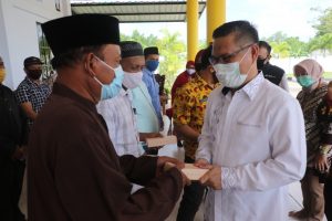 Pemkot Kendari Berikan Asuransi Jiwa Kepada Para Ketua RT/RW Kota Kendari