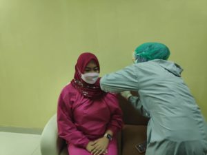 Wakil Wali Kota Kendari Ikuti Vaksinasi Covid-19