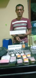 Polda Sultra Tangkap Pengedar Sabu-sabu di Kendari, Belasan Sachet Sabu Siap Edar Diamankan