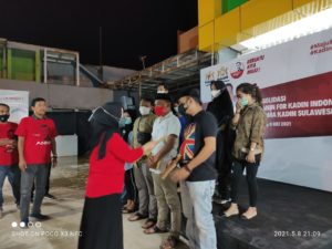 Kadin Sultra Salurkan Bantuan dari Anindya Bakri Untuk Pelaku UMKM Kota Kendari