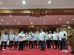 Kadin Sultra Terima Bantuan Kendaraan Operasional dari Arsjad Rasjid