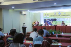 Sekda Kota Kendari Hadiri Kegiatan Sosialisasi Kemudahan Berusaha Perizinan Berbasis Resiko