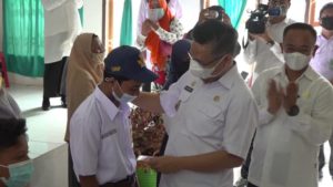 Ratusan Siswa di Kendari Terima Beasiswa dari Wali Kota Kendari