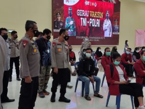 BEM se-Sultra dan Polri Gelar Vaksinasi Massal di Mapolda Sultra